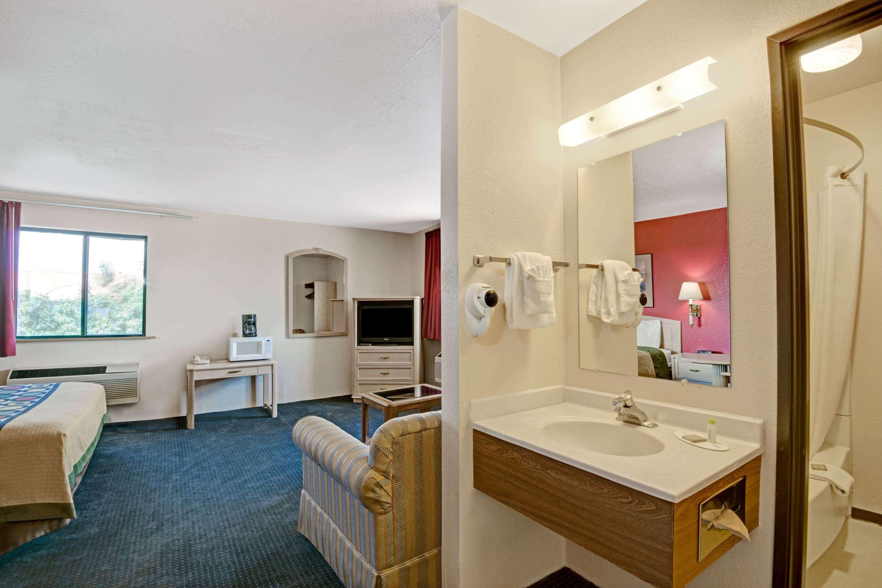Super 8 By Wyndham Albuquerque West/Coors Blvd Hotel Buitenkant foto