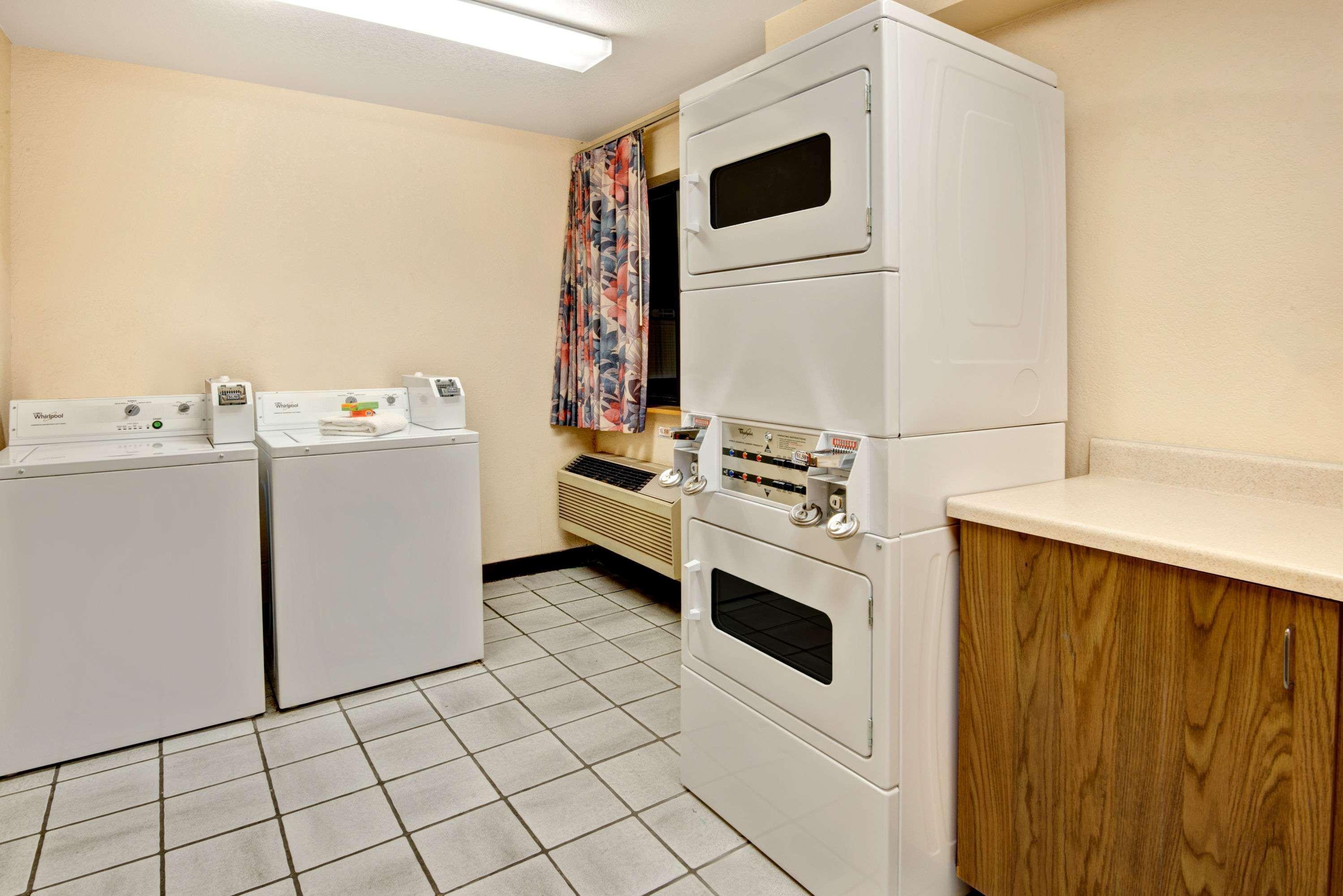 Super 8 By Wyndham Albuquerque West/Coors Blvd Hotel Buitenkant foto