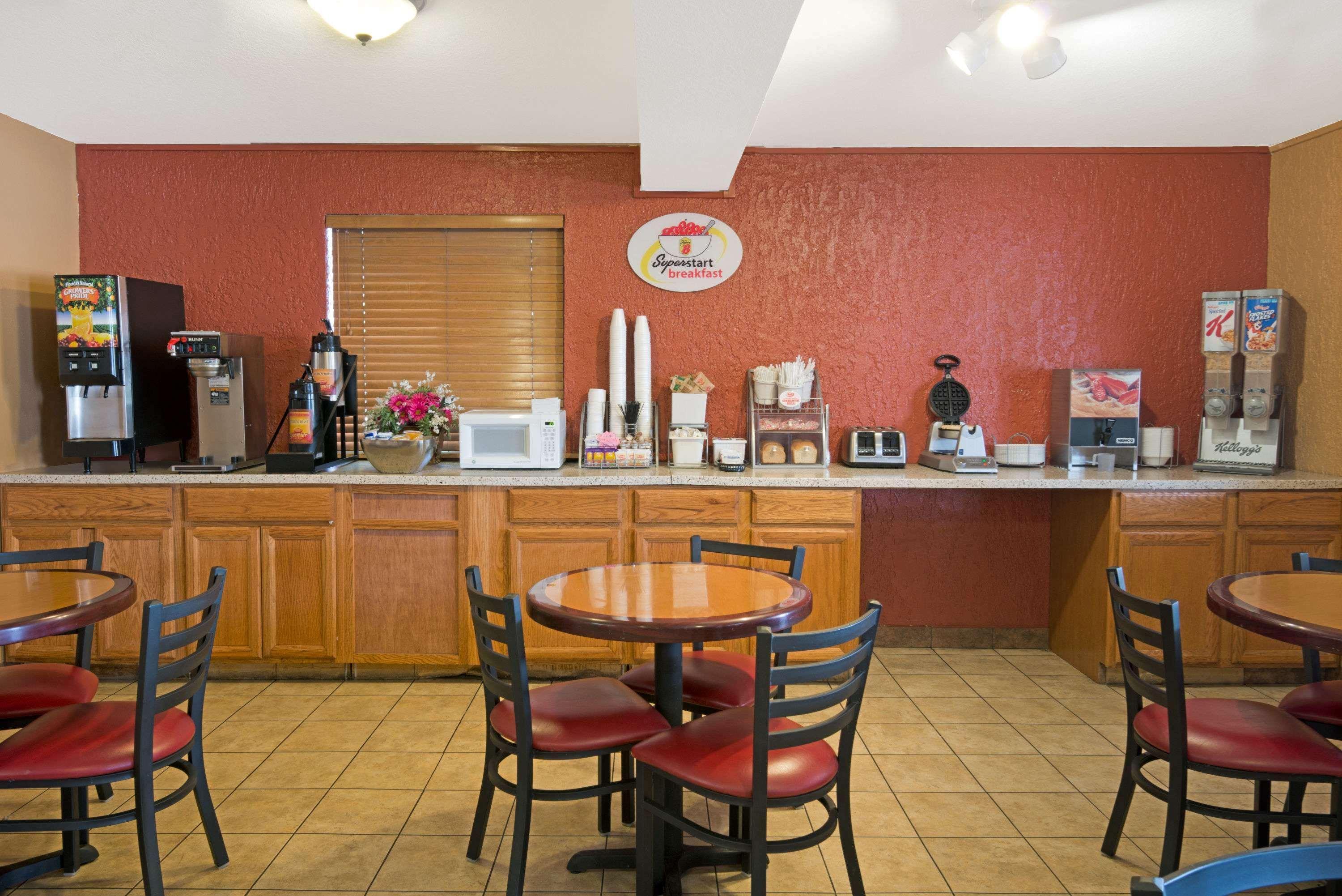 Super 8 By Wyndham Albuquerque West/Coors Blvd Hotel Buitenkant foto